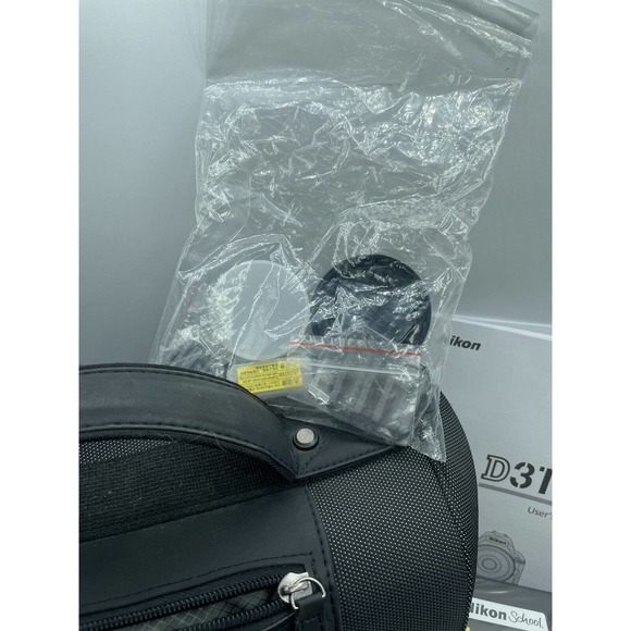 Nikon D3100 14.2MP Digital SLR Camera Body DX AF-S 18-55 Lens No Battery W Bag - Picture 6 of 9